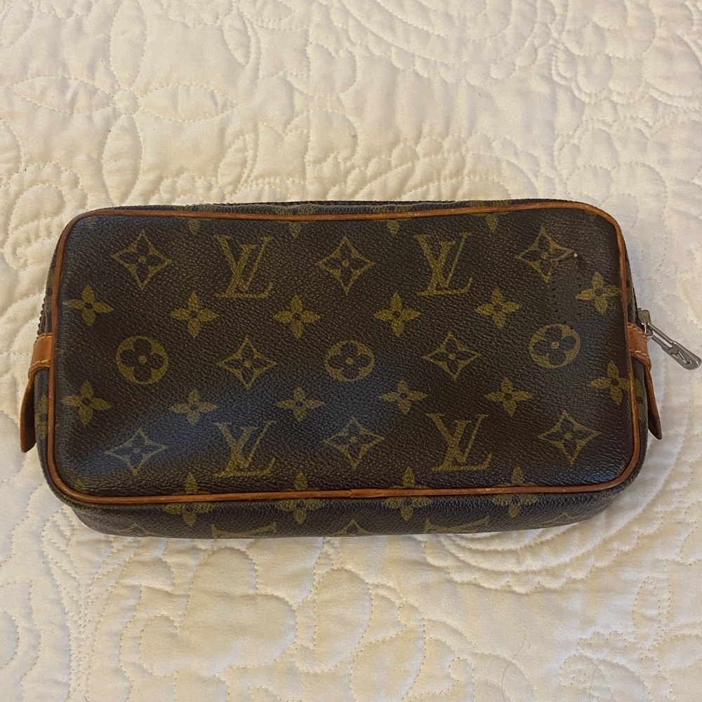 Louis Vuitton Monogram Toiletry Bag in Brown monogram